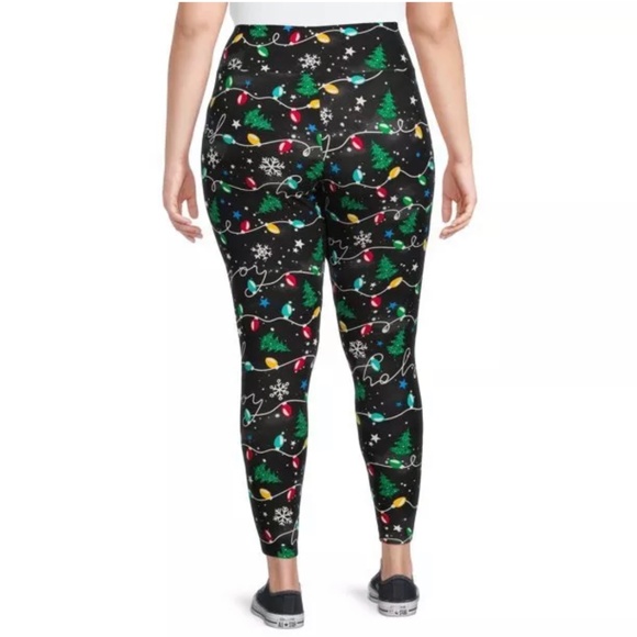 Terra and Sky Women’s String Lights Print Holiday Leggings Size 1X (16W-18W) NWT - Picture 2 of 5